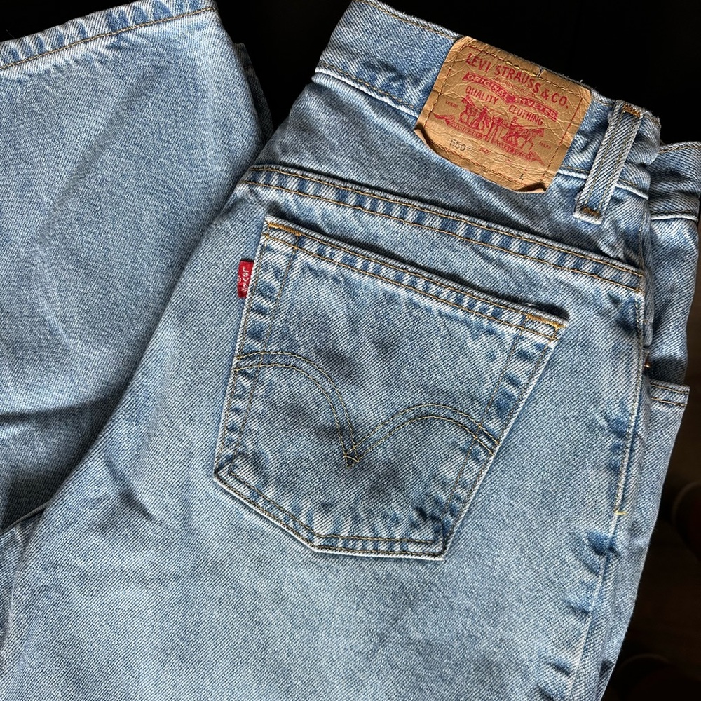 Levis 550’s light wash jeans